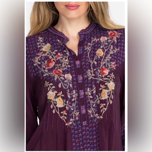 Johnny Was Tops - RARE JOHNNY WAS WOMEN'S FLORAL
EVENT BLOUSE